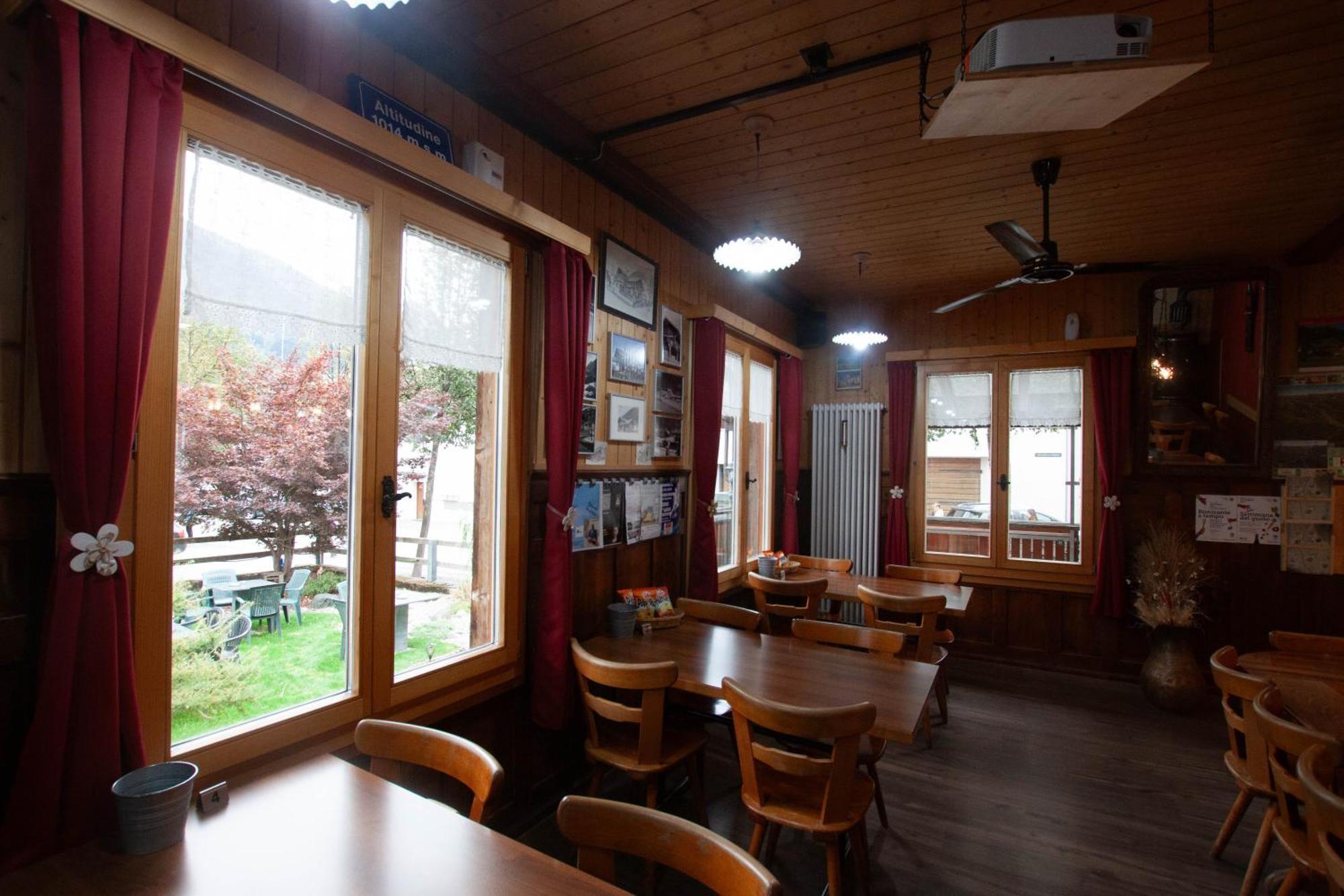 Ristorante Pensione Chalet Stazione 포스치아보 외부 사진
